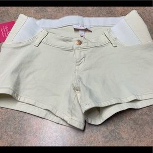 isabel maternity shorts NWT